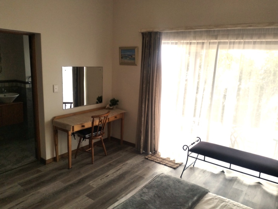 To Let 4 Bedroom Property for Rent in Outeniqua Strand Western Cape